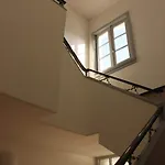 Hostel Be *