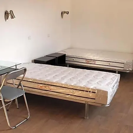 Be Hostel *