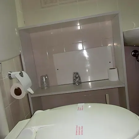 Hostel Be *