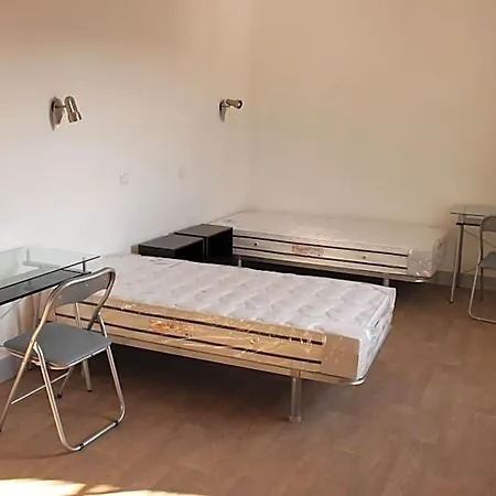 Be Hostel *